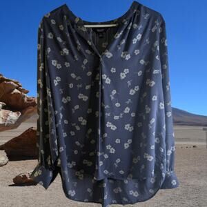 Simply Vera Large long sleeve high low polyester gray floral woman's top.